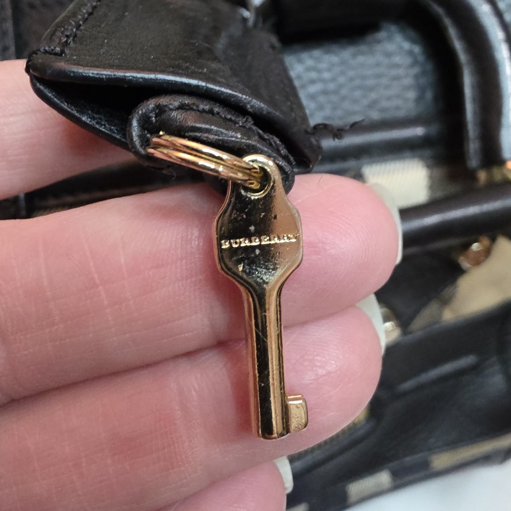 AUTHENTIC BURBERRY MANOR  QUILTED HOUSE CHECK  BAG SATCHEL PURSE Retail $3,950 - Picture 7 of 17